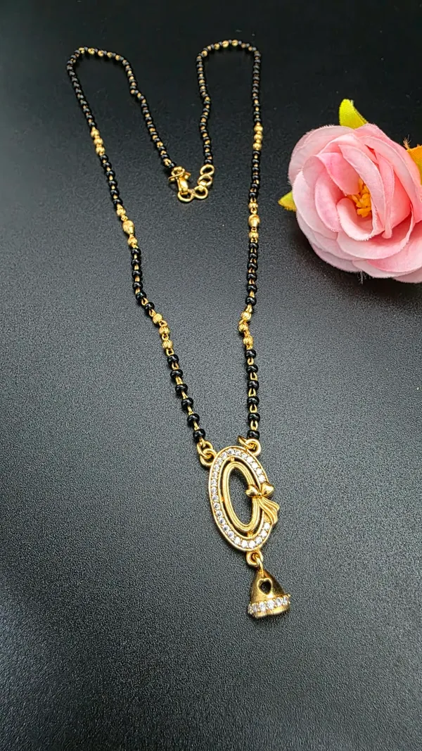 Classy,_bold,_and_modern—a_solitaire_moment_for_your_daily_look