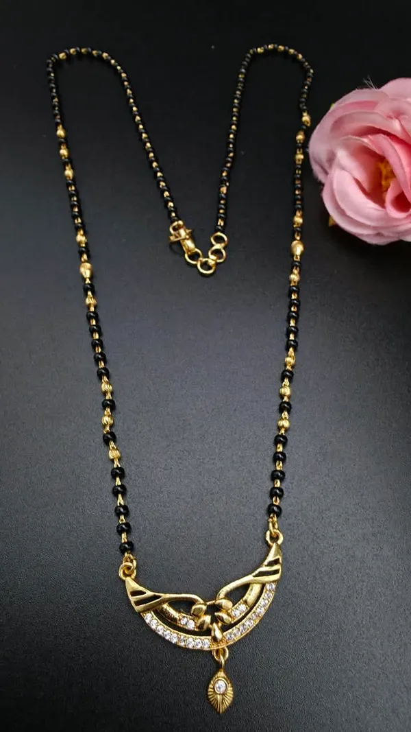 Minimalist_Solitaire_Diamond-Look_Short_Mangalsutra