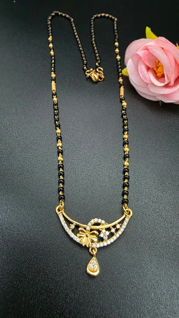 Petite_Floating_CZ_Gemstone_Daily_Mangalsutra