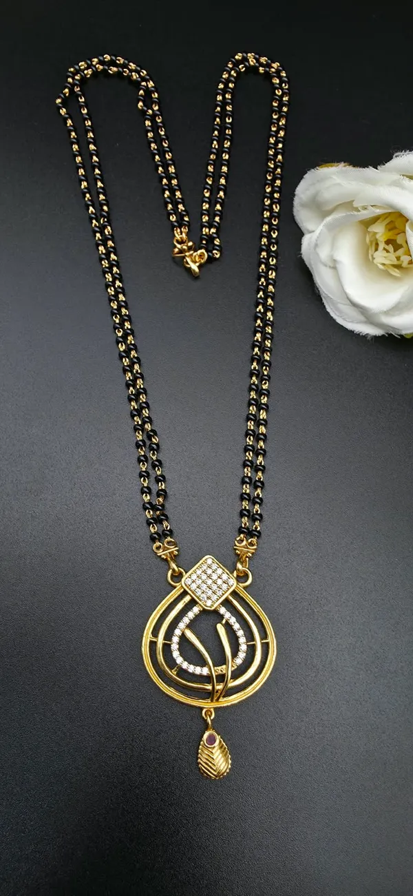 Minimalist_Circle-of-Love_Interlocking_Loop_Mangalsutra