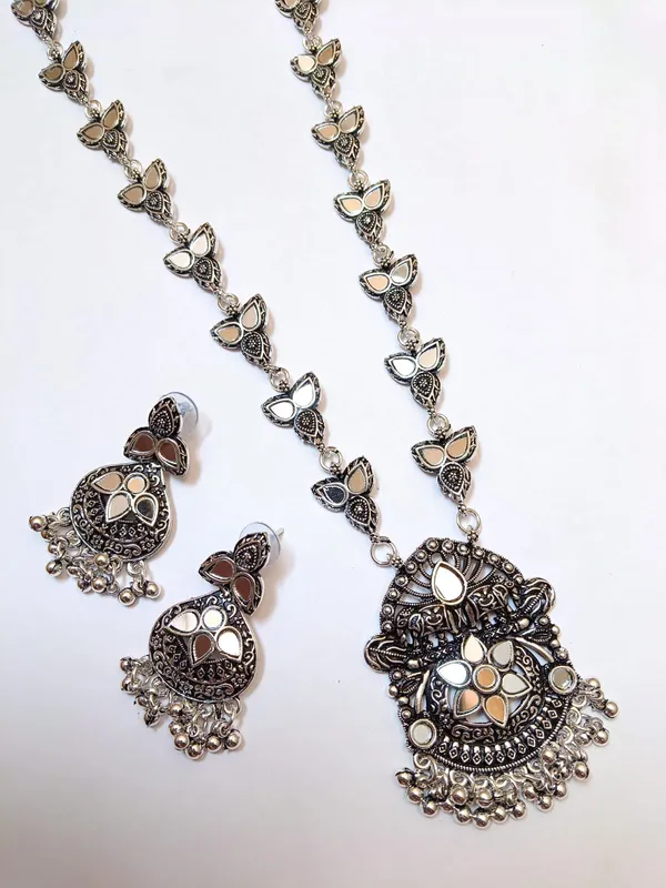 Ivory_Petal_Oxidised_Necklace_&_Earring_Set