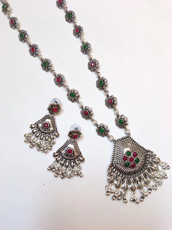 Ruby_&_Emerald_Floral_Oxidised_Necklace_&_Earring_Set