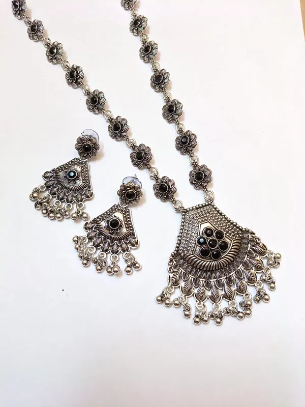 Midnight_Floral_Bell_Oxidised_Necklace_&_Earring_Set