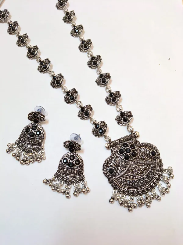 Rajwadi_Black_Stone_Oxidised_Peacock_Jewellery_Set