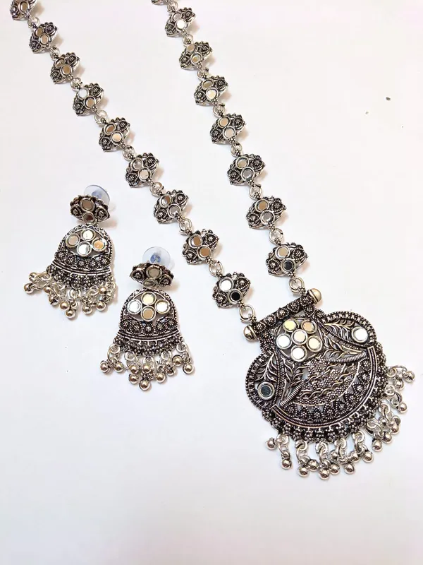 Rajwadi_Pearl_&_Mirror_Stone_Oxidised_Peacock_Jewellery_Set