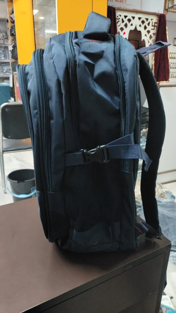 Slope_Black_Multi-Compartment_Backpack