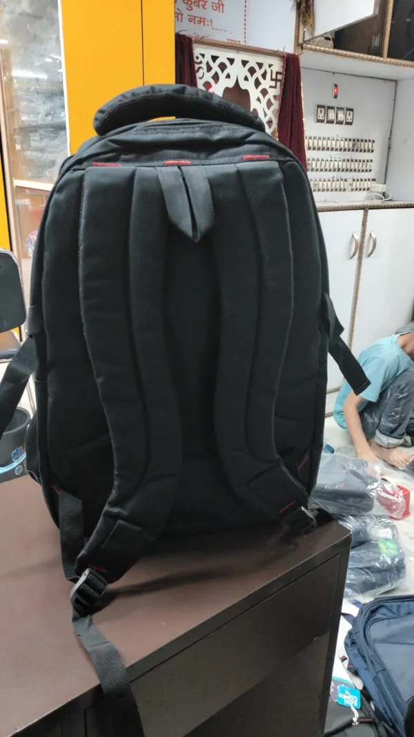 Slope_Black_Multi-Compartment_Backpack
