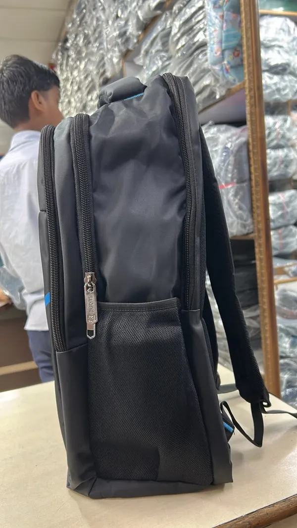 Black_Slope_Multi-Compartment_Backpack