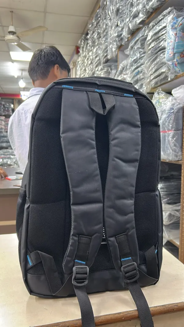 Black_Slope_Multi-Compartment_Backpack