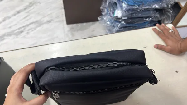 Black_Slope_Shoulder_Sling_Bag