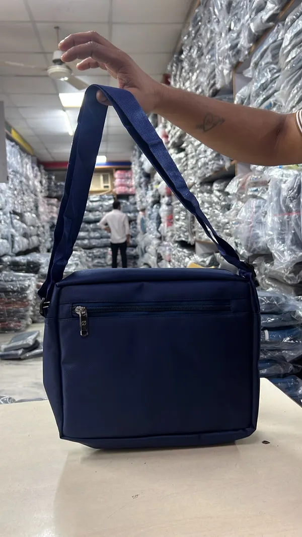 Navy_Blue_Zippered_Shoulder_Messenger_Bag