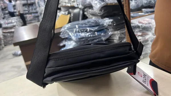 Slope_Black_Crossbody_Shoulder_Bag