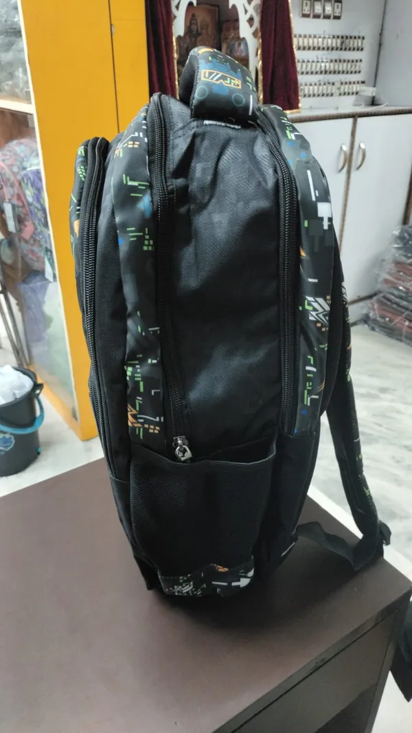 Slope_Black_Geometric_Print_Backpack
