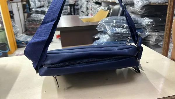 Navy_Blue_Zippered_Shoulder_Messenger_Bag