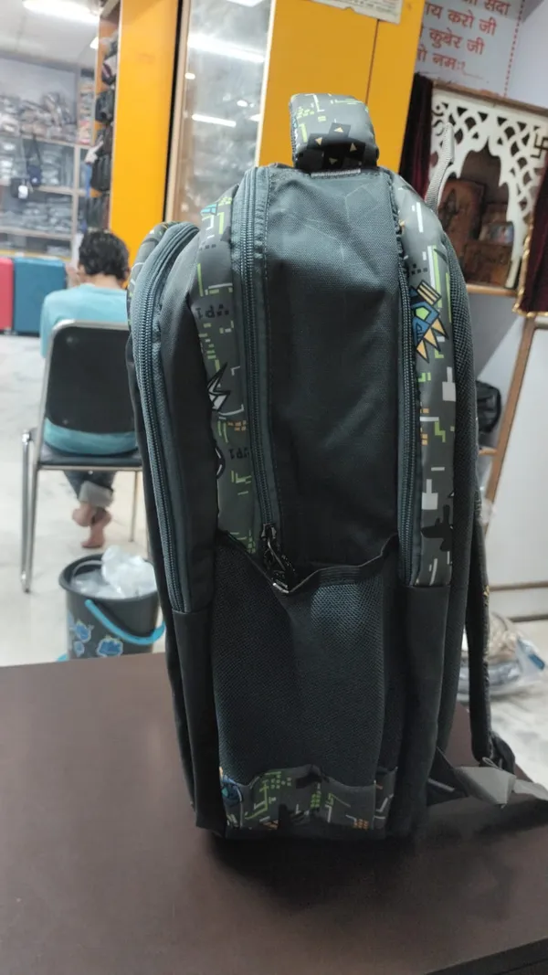 SLOPE_Geometric_Print_Backpack