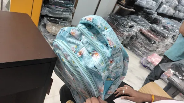 Blue_Floral_Print_Multi-Compartment_Backpack