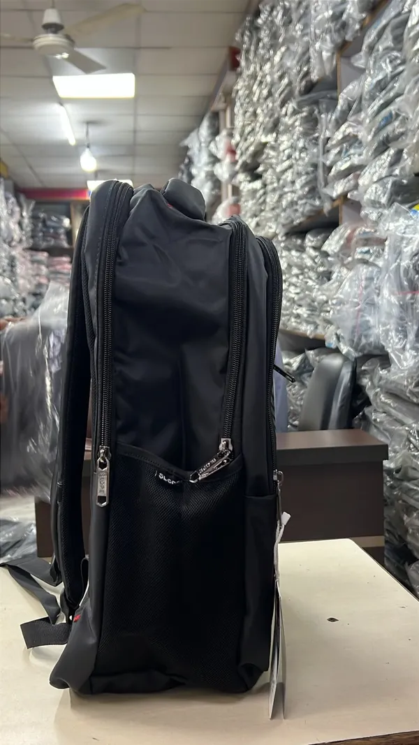Black_Multi_Compartment_Backpack