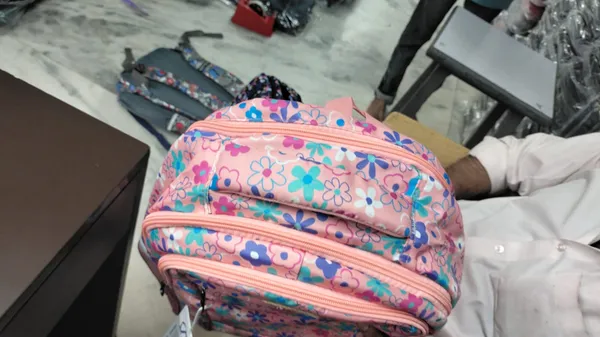 Pink_Floral_Print_Backpack