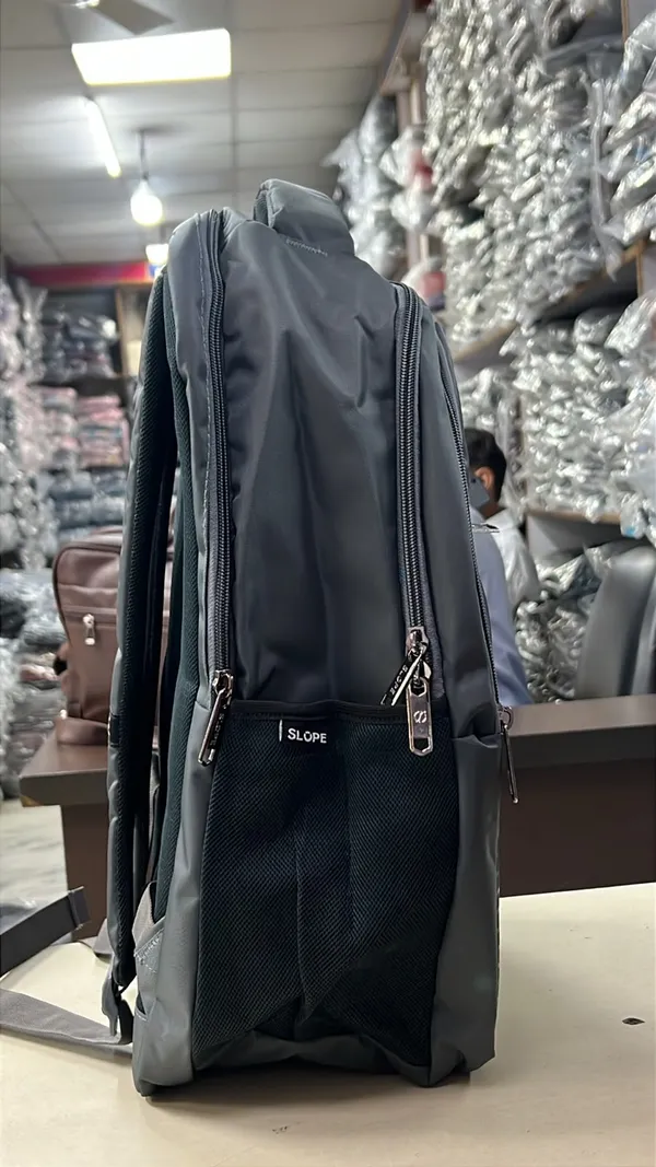 Black_Slope_Structured_Backpack