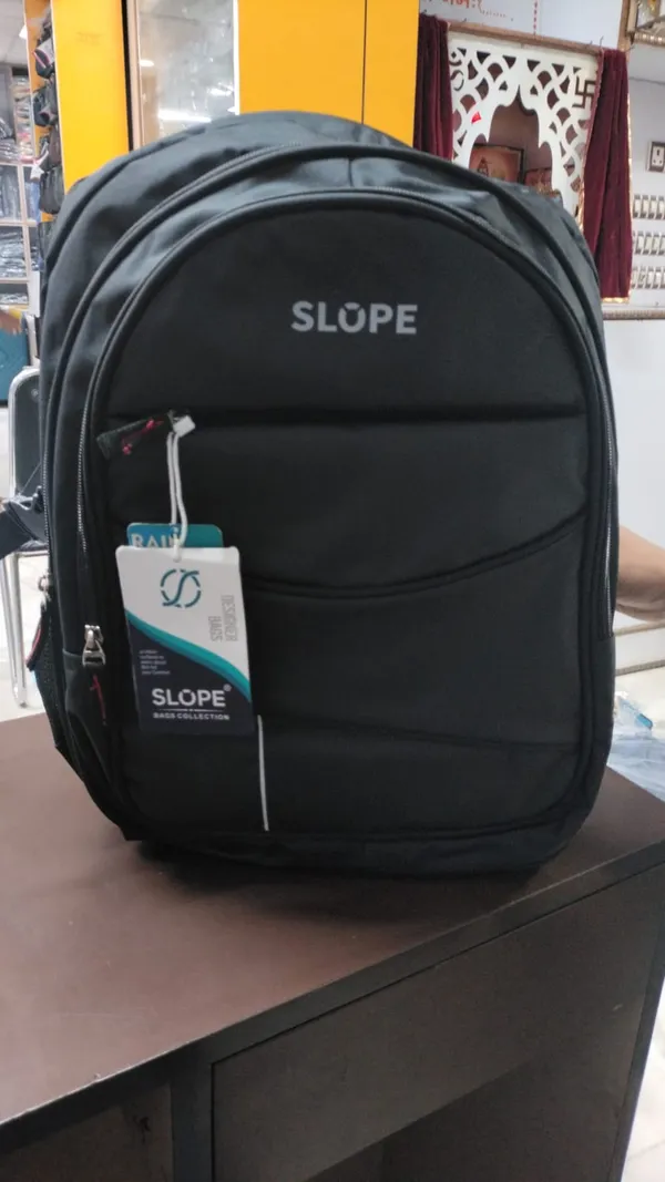 Black_Multi-Compartment_Backpack