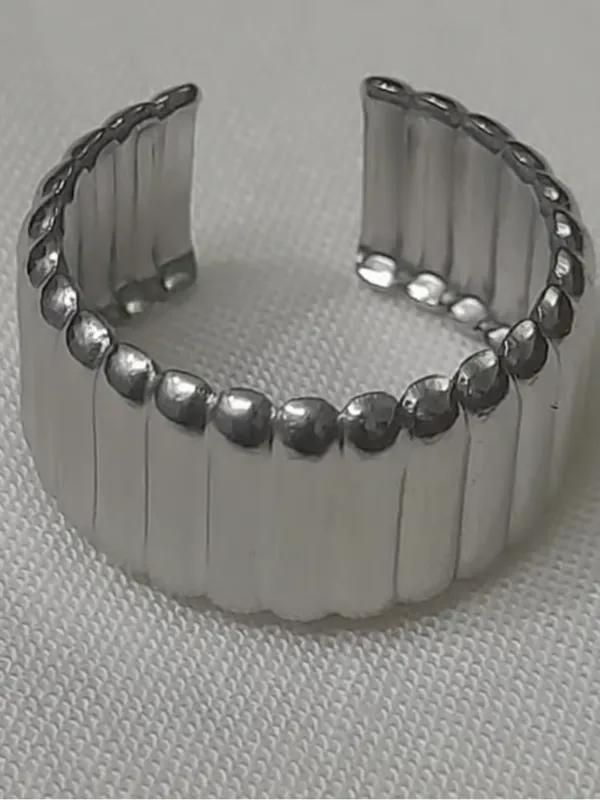 Silver-Tone_Ribbed_Adjustable_Ring_For_Women