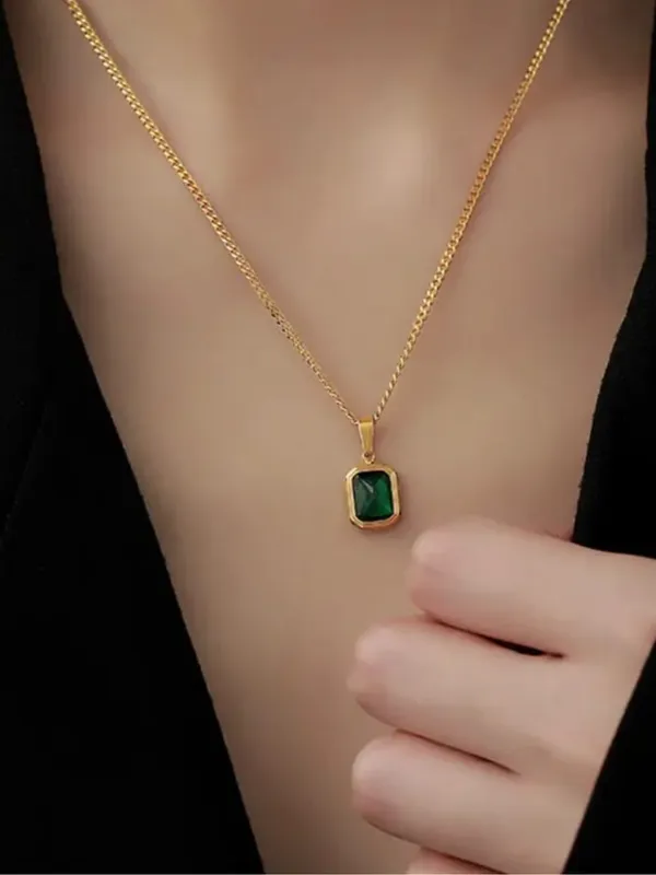 Gold_Tone_Green_Pendant_Necklace_For_Women