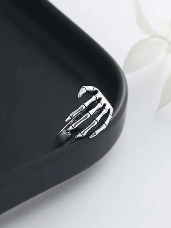 Silver_Tone_Skeleton_Hand_Statement_Ring_For_Women