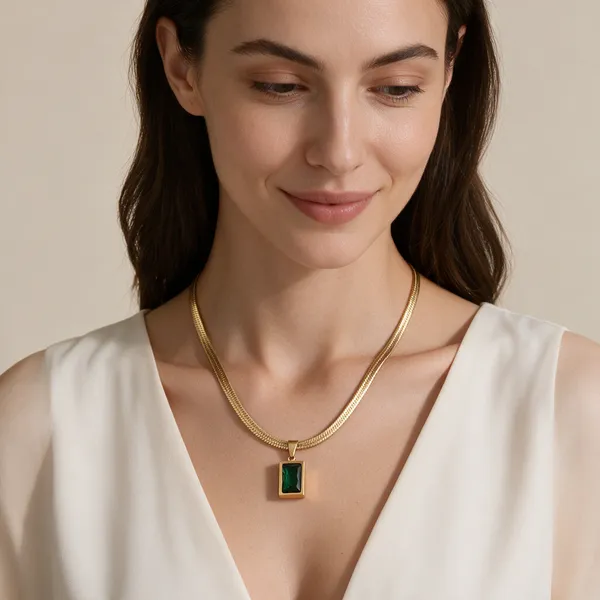 Gold_Tone_Snake_Chain_Green_Pendant_Necklace_For_Women