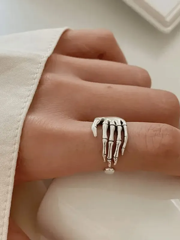 Silver_Tone_Skeleton_Hand_Statement_Ring_For_Women