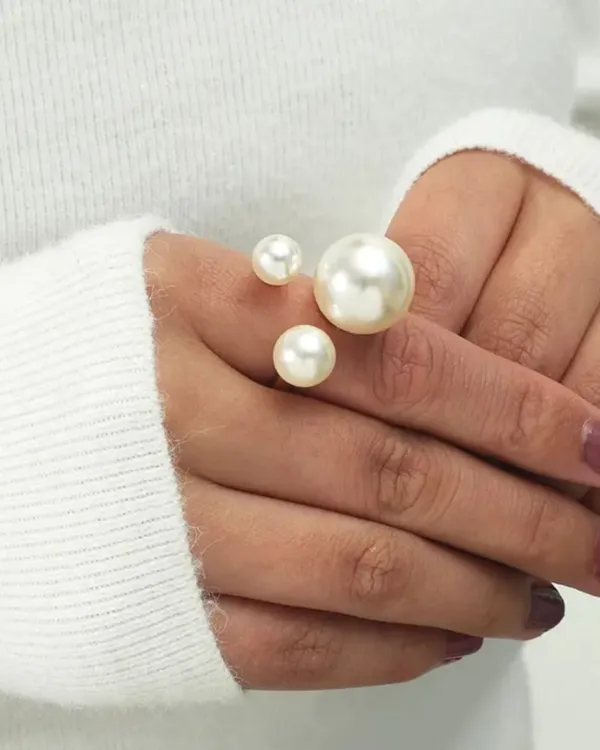 Tri_Pearl_Women_Ring