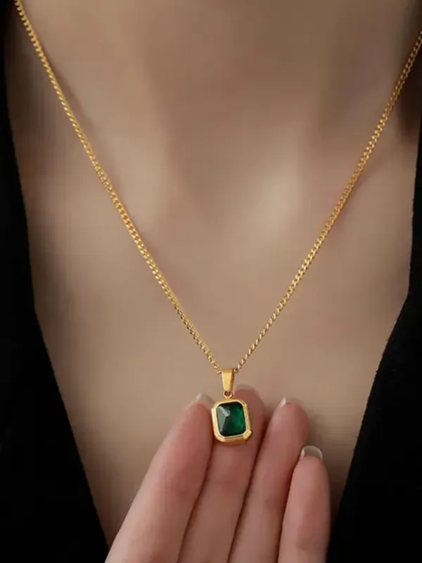 Gold_Tone_Green_Pendant_Necklace_For_Women