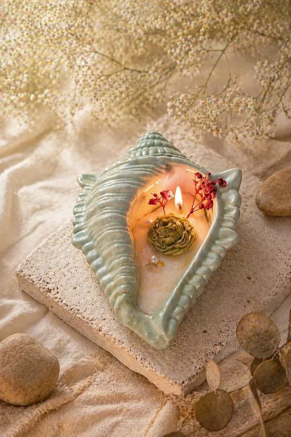 Ceramic_Shell_Soy_Candle_With_Dried_Flowers
