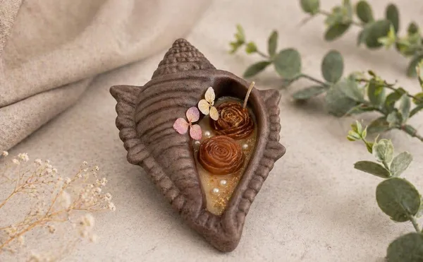 Shell_Soy_Wax_Candle_In_Ceramic_Conch