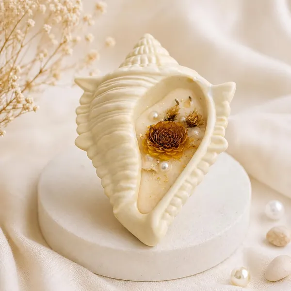 Shell_Soy_Wax_Candle_In_Ceramic_Conch