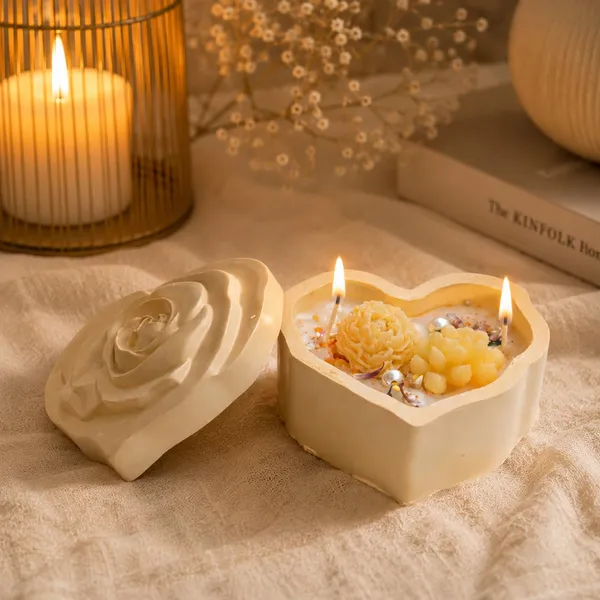 Scented_Soy_Wax_Candle_With_Lid