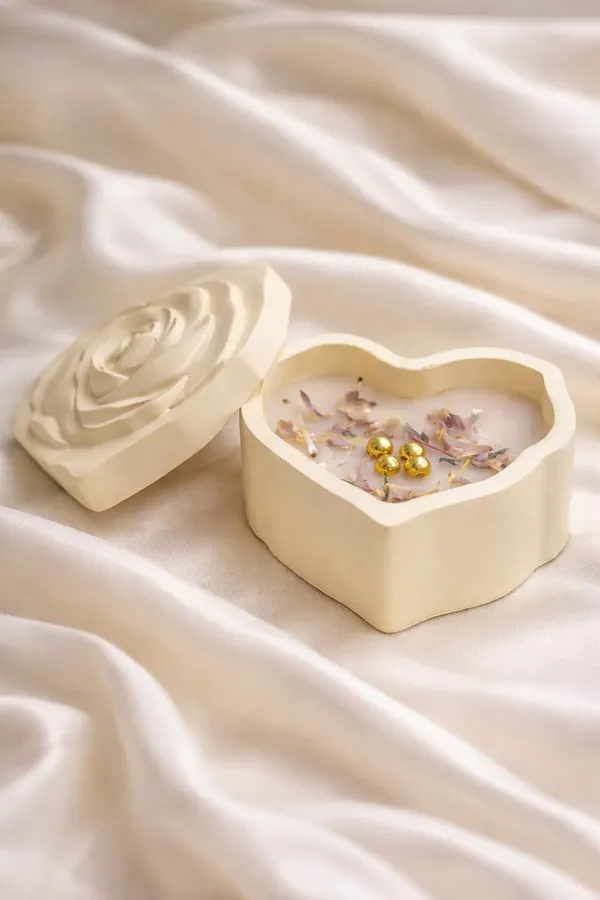 Scented_Soy_Wax_Candle_With_Lid
