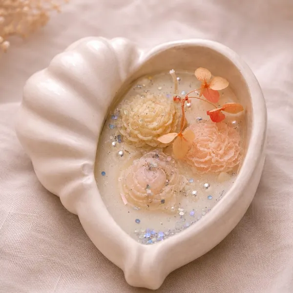 Scented_Soy_Wax_Candle_In_Concrete_Seashell_Bowl