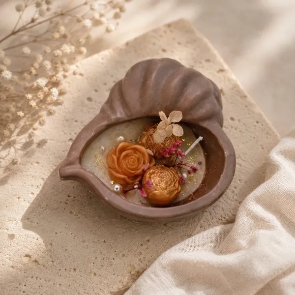 Soy_Wax_Candle_In_Concrete_Seashell_Bowl