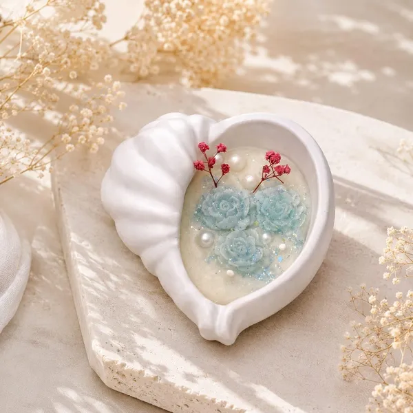 Soy_Wax_Candle_In_Concrete_Seashell_Bowl
