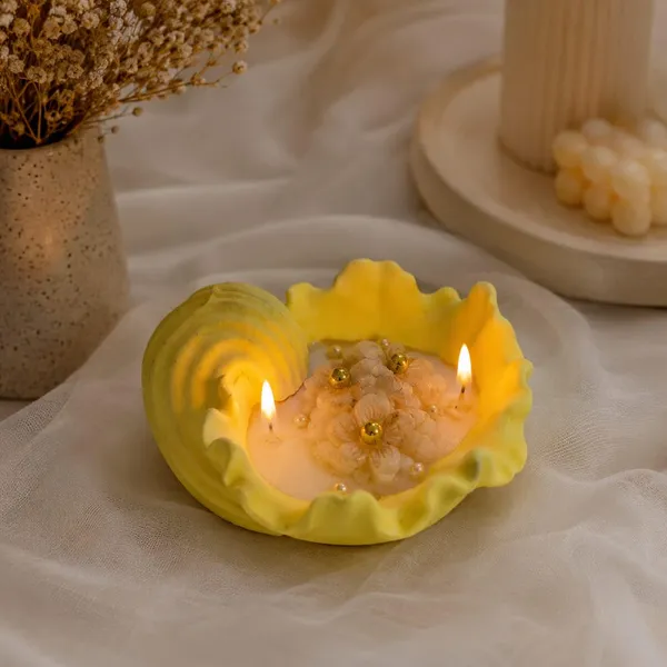 Seashell_Soy_Wax_Candle_In_Concrete_Bowl