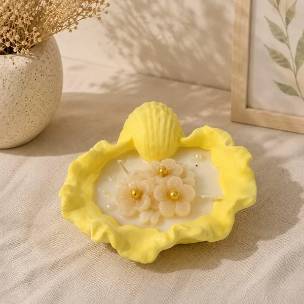 Seashell_Soy_Wax_Candle_In_Concrete_Bowl