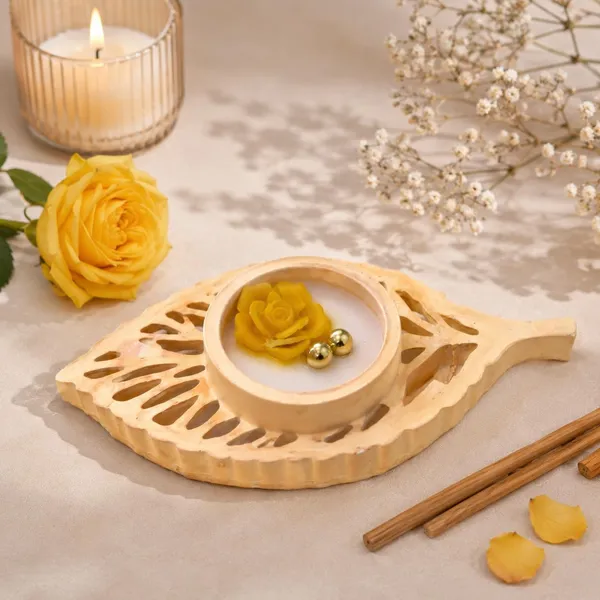 Rose_Leaf_Candle