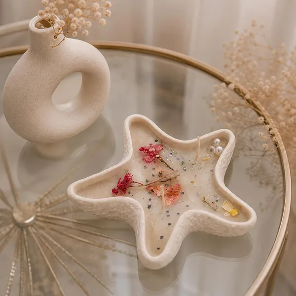 Floral_Soy_Wax_Candle_In_Concrete_Vessel