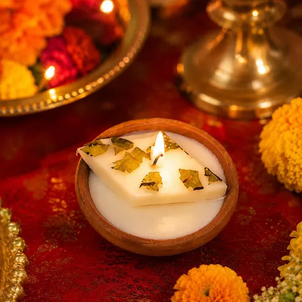 Leaf_Shaped_Soy_Wax_Candle