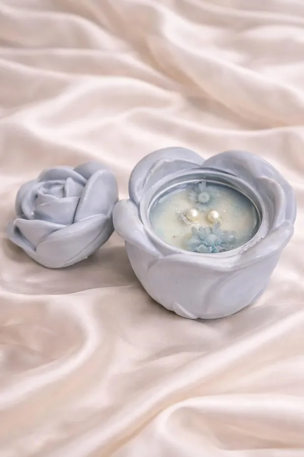 Rose_Sculpted_Candle_In_Ceramic_Jar