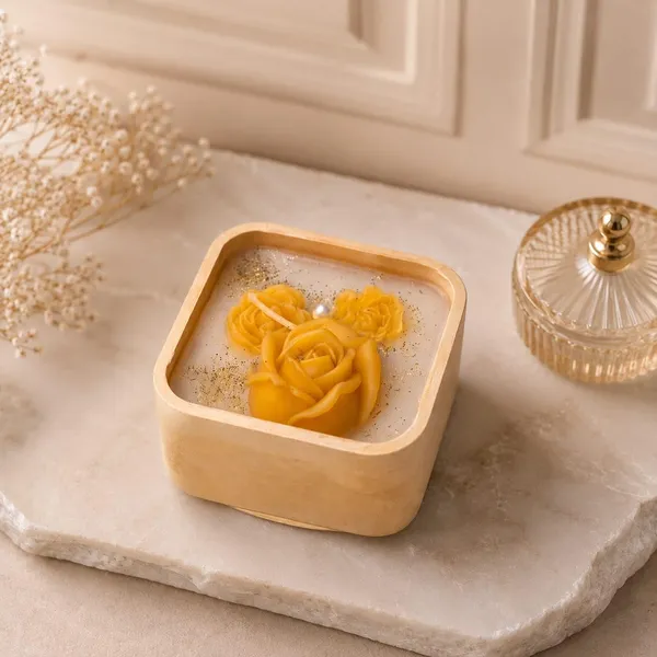 Floral_Soy_Wax_Candle_In_Wooden_Bowl