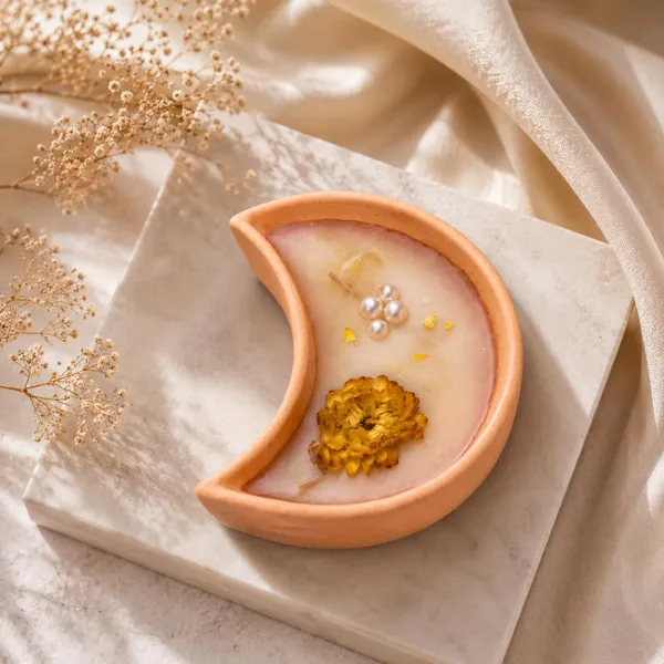 Crescent_Candle_In_Ceramic_Bowl