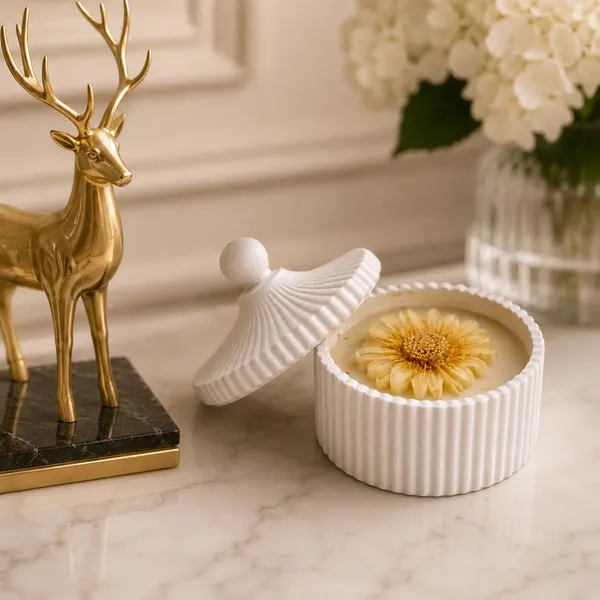 Floral_Soy_Wax_Jar_Candle_With_Ceramic_Lid