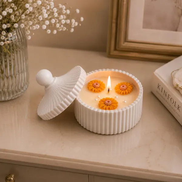 Floral_Soy_Wax_Jar_Candle_With_Ceramic_Lid