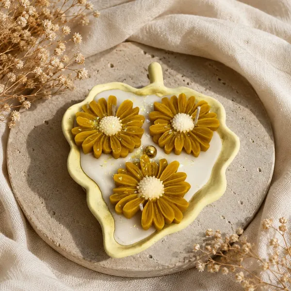 Soy_Wax_Candle_In_Ceramic_Bowl